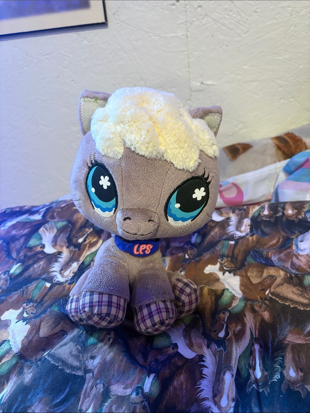 Littlest Pet Shop Plush horse with Blue Eyes
